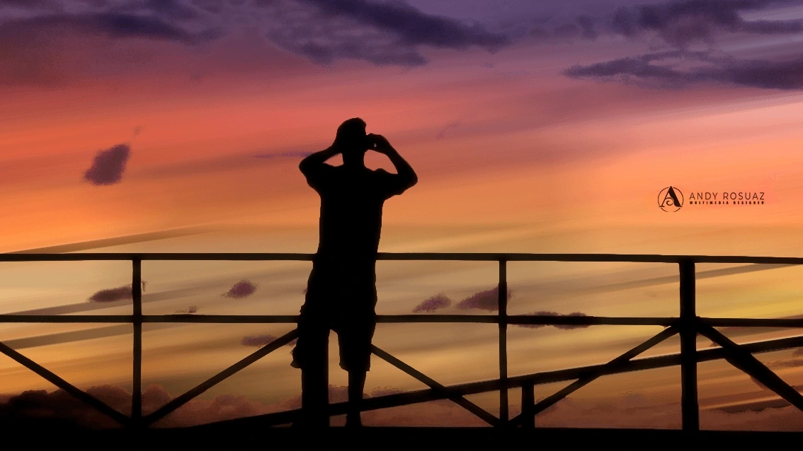 Foto montanita atardecer silueta — Andrés Rodríguez Suazo